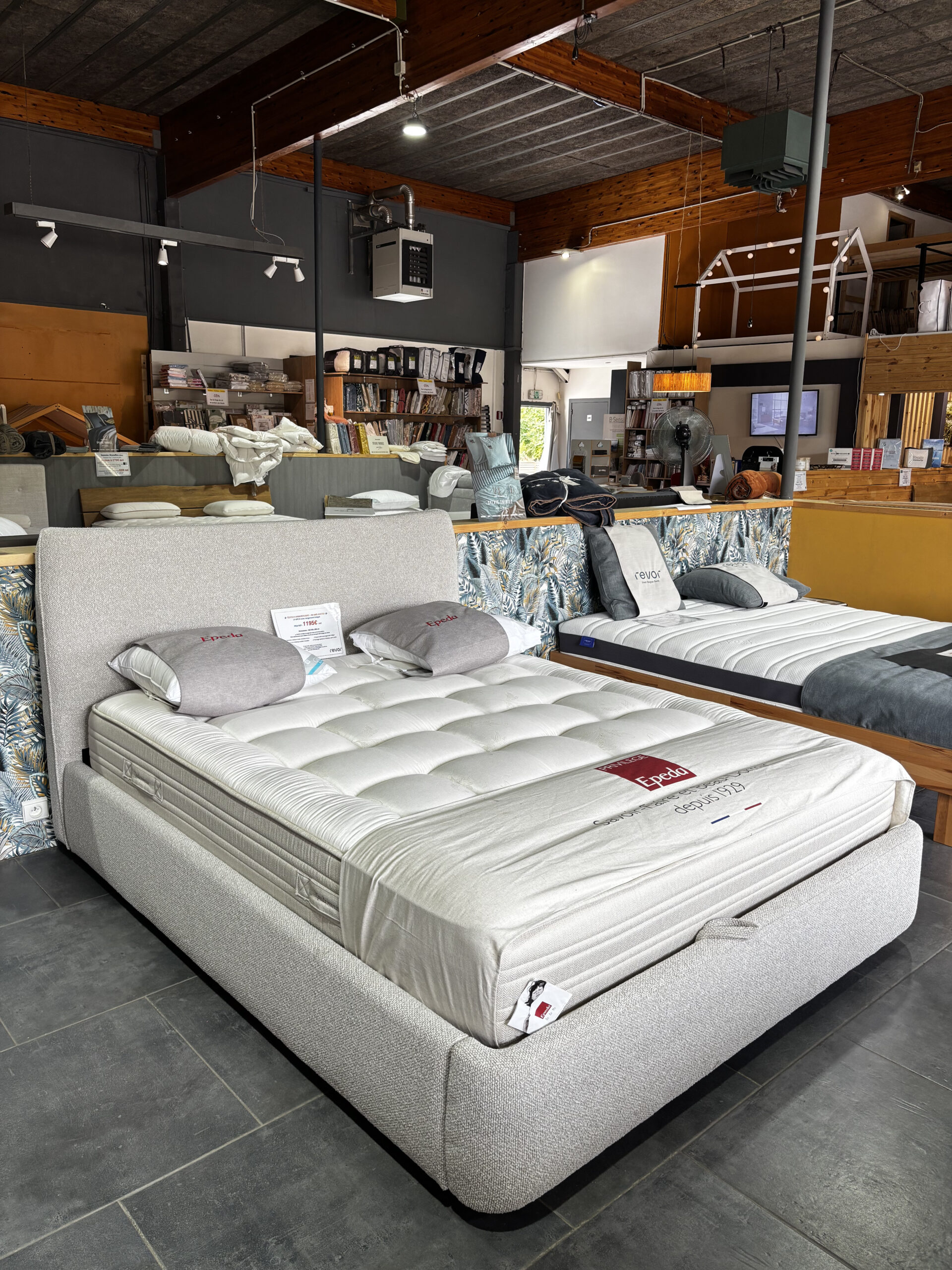 Lit coffre 160x200 Jaritex ARCA avec rangement – Modèle d’exposition